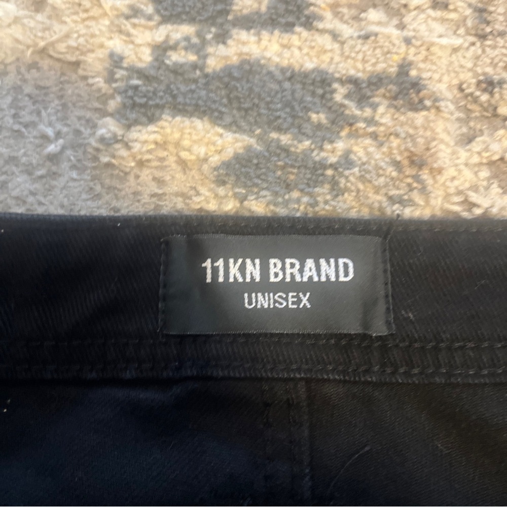 11KN Black Cargo Pants Size medium Stars Pass By Leave Traces Puzzles - Picture 8 of 14